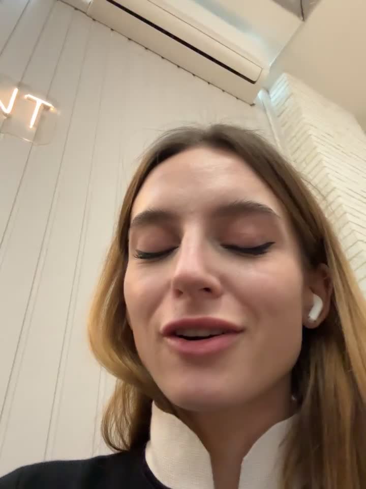 -AngelAri-